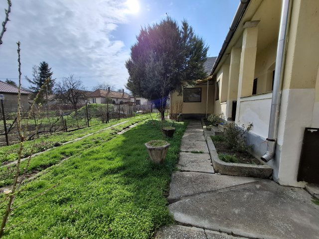 Eladó családi ház, Forrón 17 M Ft, 3 szobás
