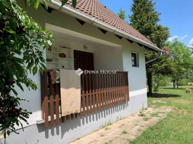 Eladó családi ház, Kincsesbányán 37.5 M Ft, 3 szobás