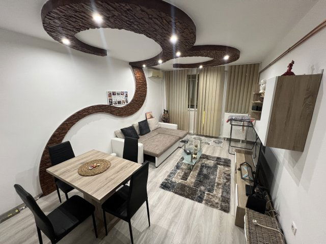 Eladó panellakás, Dombóváron 31.5 M Ft, 2+1 szobás