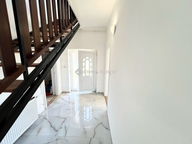 Eladó családi ház, Katafán 64.9 M Ft, 7 szobás