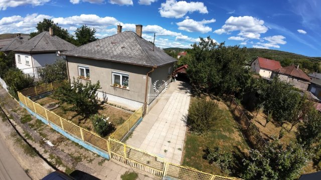 Eladó családi ház, Ózdon 18.9 M Ft, 3 szobás