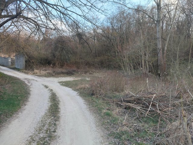 Eladó telek, Esztergomban, Nyaktekercs utcában 3.5 M Ft