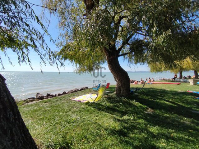 Eladó téglalakás, Balatonakarattyán 130 M Ft, 3 szobás