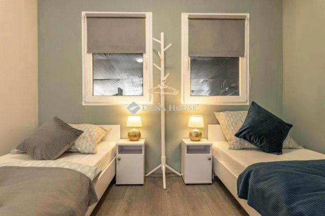 Eladó üzlethelyiség, Tiszacsegén 55 M Ft, 1 szobás