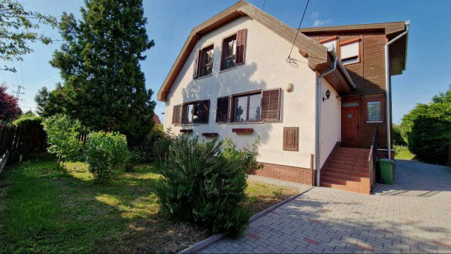 Eladó családi ház, Halásztelken 139 M Ft, 5+2 szobás
