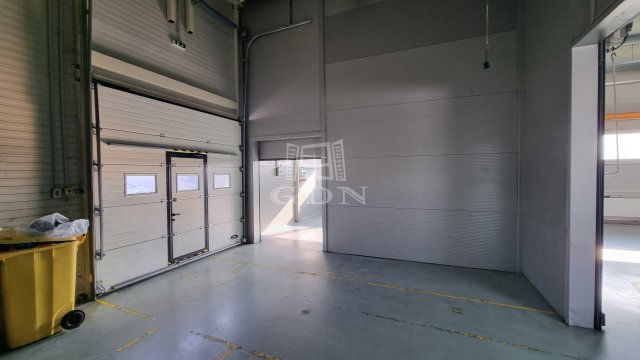 Kiadó ipari ingatlan, Székesfehérvárott 1410 E Ft / hó