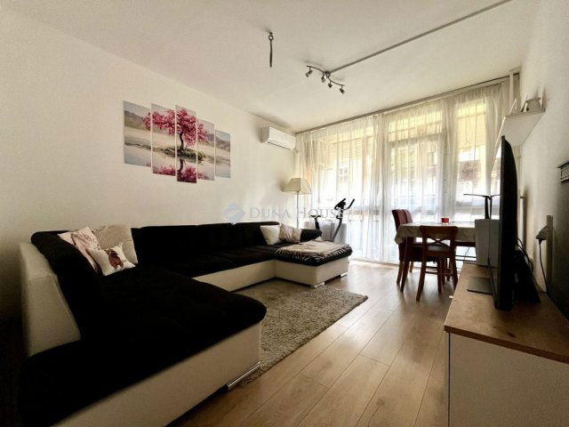 Eladó panellakás, Pécsett, Berek utcában 50.49 M Ft, 3 szobás