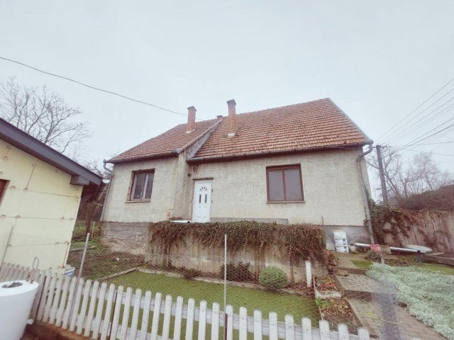 Eladó családi ház, Pécelen 125.99 M Ft, 3+3 szobás