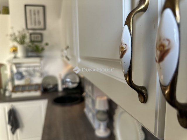 Eladó téglalakás, Dorogon 88 M Ft, 2+2 szobás