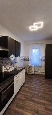 Kiadó téglalakás, albérlet, Pécsett 200 E Ft / hó, 2 szobás