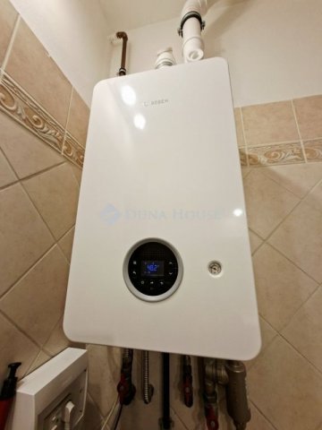 Eladó téglalakás, Budapesten, VI. kerületben 65 M Ft, 1 szobás