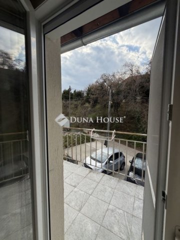 Eladó ikerház, Pécsett 129.9 M Ft, 4 szobás