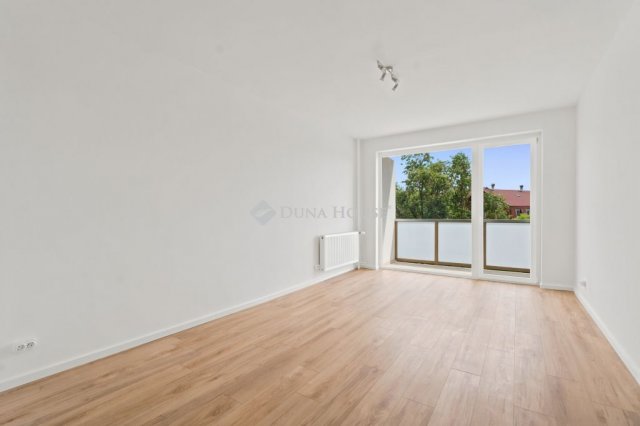 Eladó panellakás, Tatabányán, Sánc utcában 52.9 M Ft, 3 szobás