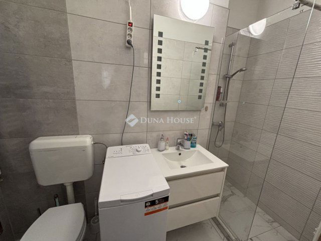 Kiadó téglalakás, albérlet, Tatabányán, Mártírok úton