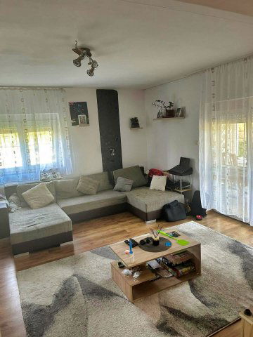 Eladó családi ház, Zámolyon 74 M Ft, 2000 szobás