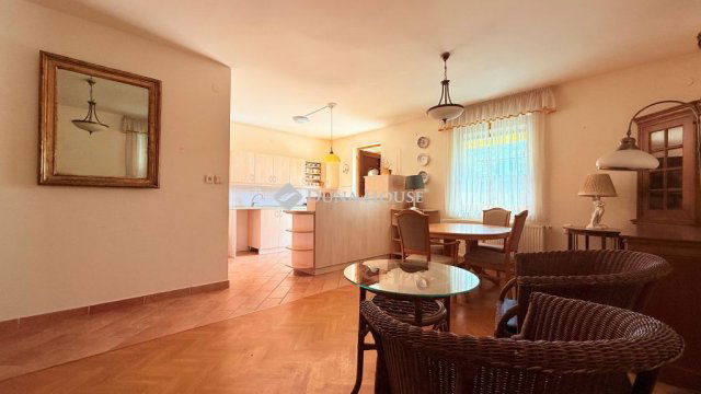 Eladó családi ház, Pócsmegyeren, Panoráma úton 89 M Ft