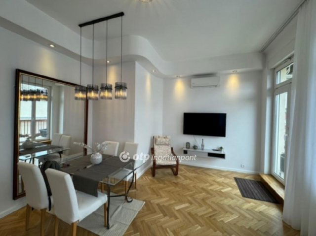 Kiadó téglalakás, albérlet, Budapesten, V. kerületben, 2 szobás