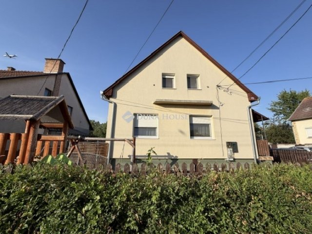 Eladó családi ház, Üllőn 145 M Ft, 5 szobás