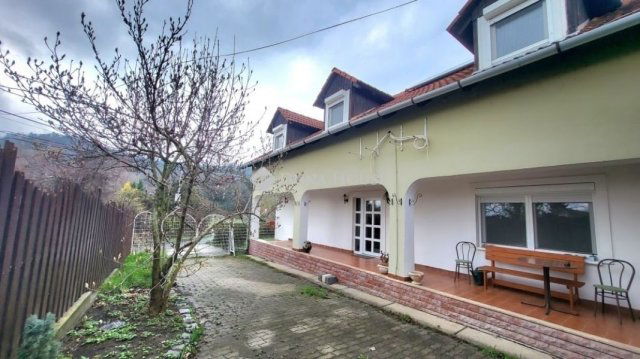 Eladó családi ház, Budapesten, III. kerületben 169 M Ft