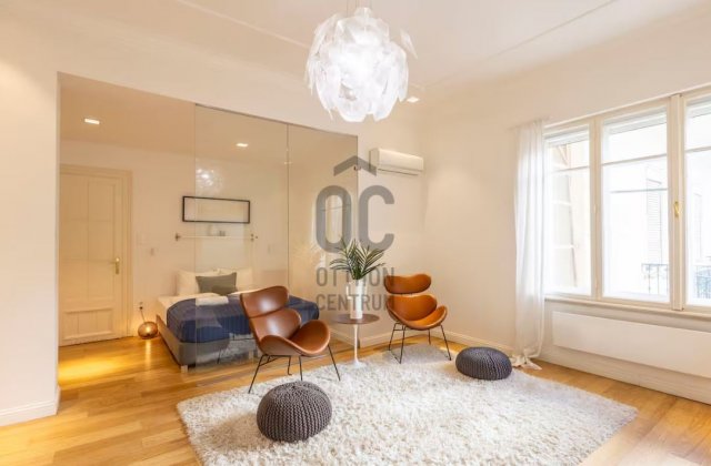 Eladó téglalakás, Budapesten, V. kerületben, Október 6. utcában