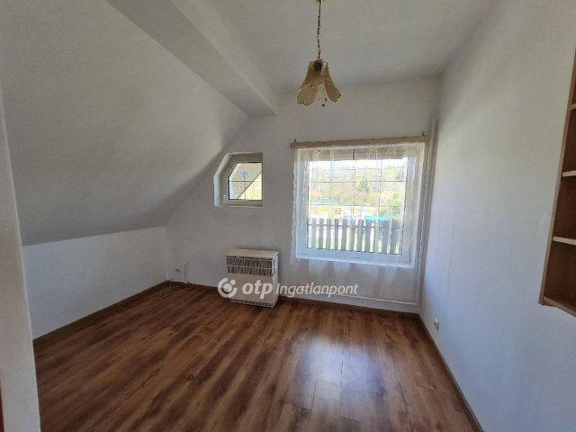 Eladó téglalakás, Gödöllőn 34.5 M Ft, 1+2 szobás