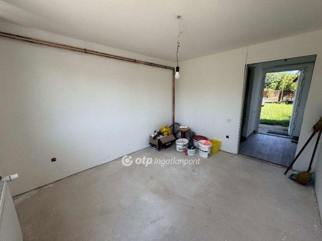 Eladó családi ház, Debrecenben 38.5 M Ft, 2 szobás