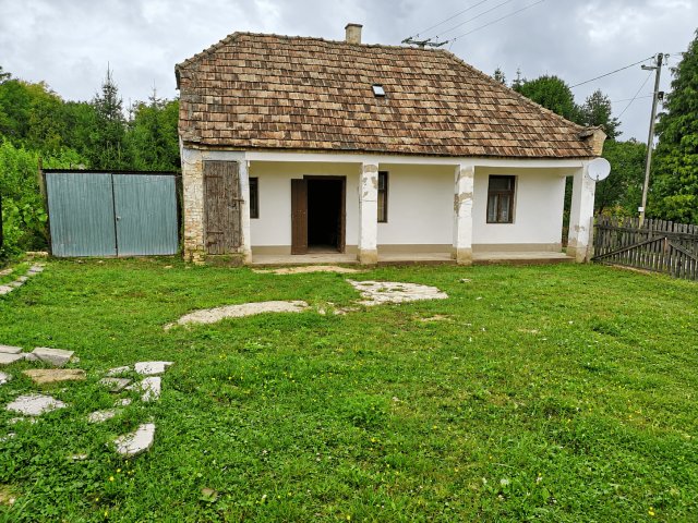 Eladó családi ház, Porván 25 M Ft, 1 szobás