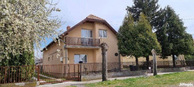 Eladó családi ház, Siófokon 65 M Ft, 5 szobás