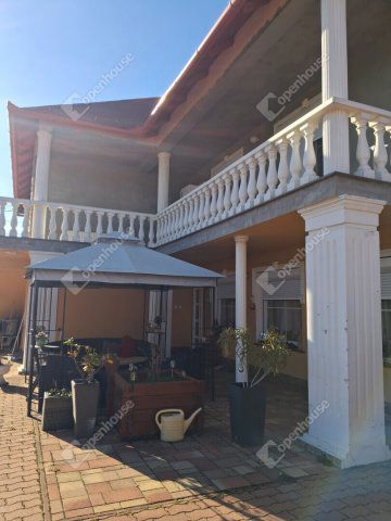 Eladó családi ház, Tatabányán 132 M Ft, 6 szobás