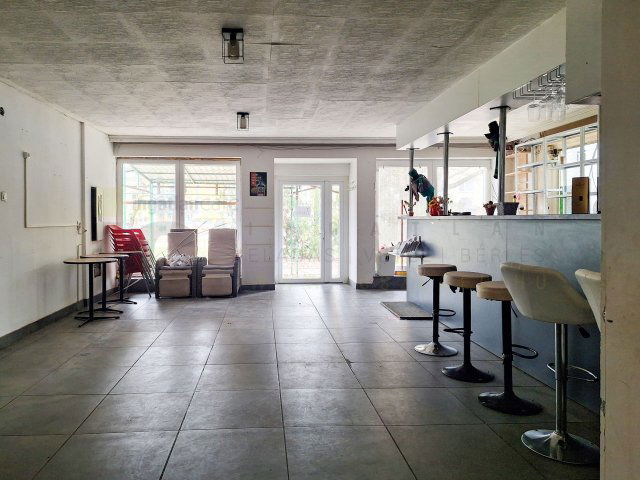 Eladó üzlethelyiség, Szegeden, Etelka soron 69.99 M Ft