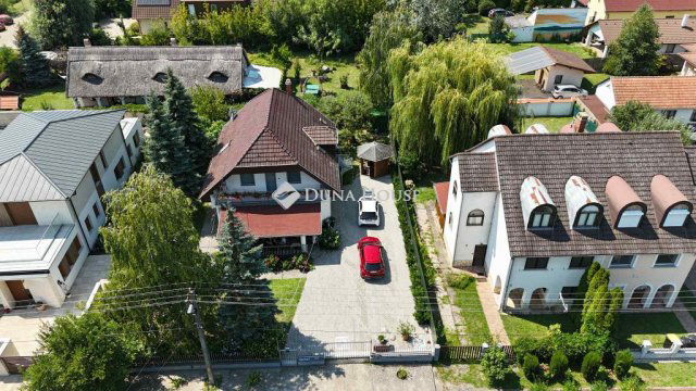 Eladó családi ház, Zamárdiban 179.9 M Ft, 8 szobás