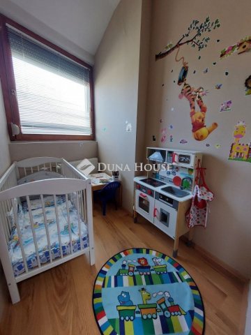 Eladó téglalakás, Szegeden, Titeli utcában 122 M Ft, 6 szobás