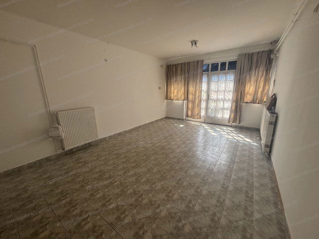 Kiadó üzlethelyiség, Tatabányán 120 E Ft / hó, 1 szobás