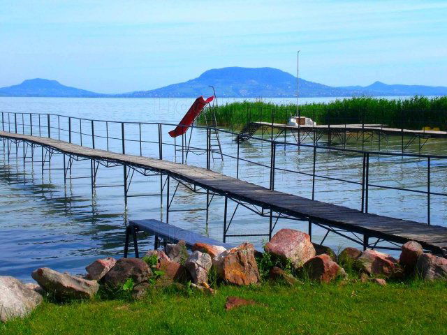 Eladó nyaraló, Balatonfenyvesen 33 M Ft, 1 szobás