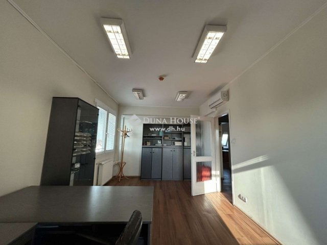 Eladó ipari ingatlan, Budapesten, XX. kerületben 179.9 M Ft