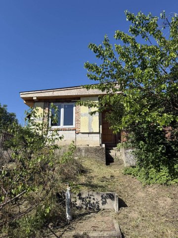 Eladó nyaraló, Kulcson 24 M Ft, 2 szobás / költözzbe.hu