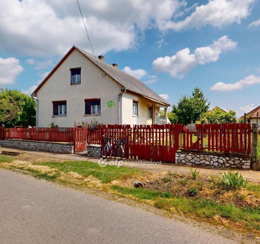 Eladó családi ház, Aszalón 22.9 M Ft, 3 szobás