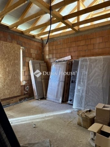 Eladó családi ház, Pilisen 67.99 M Ft, 5 szobás