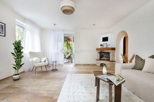 Eladó családi ház, Budapesten, XVI. kerületben 247.7 M Ft