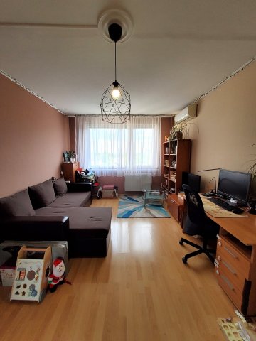 Eladó panellakás, Budapesten, III. kerületben 67.9 M Ft, 2 szobás