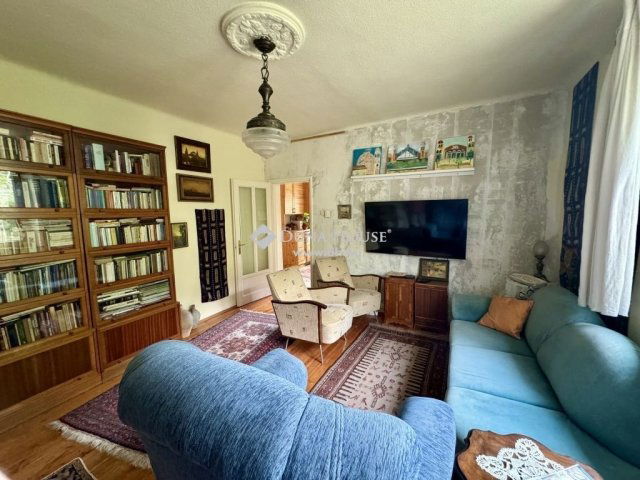 Eladó családi ház, Budapesten, III. kerületben 161.5 M Ft