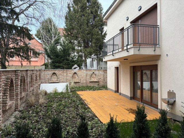 Eladó téglalakás, Pécsett 96.9 M Ft, 3 szobás