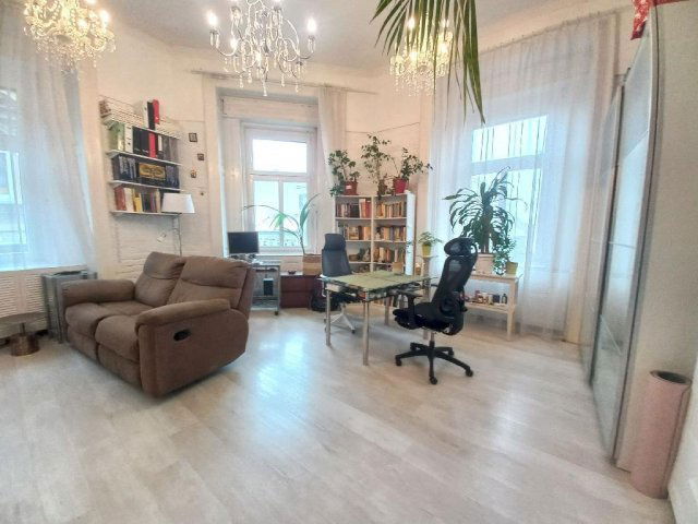 Eladó téglalakás, Budapesten, VIII. kerületben 100 M Ft