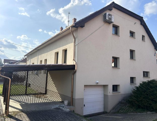 Eladó iroda, Szombathelyen 117.9 M Ft, 10 szobás