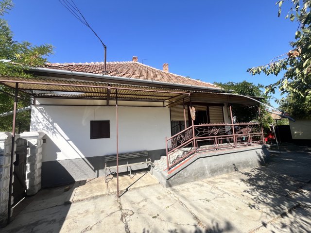 Eladó családi ház, Sarkadon, Zrínyi utcában 16.9 M Ft, 3 szobás