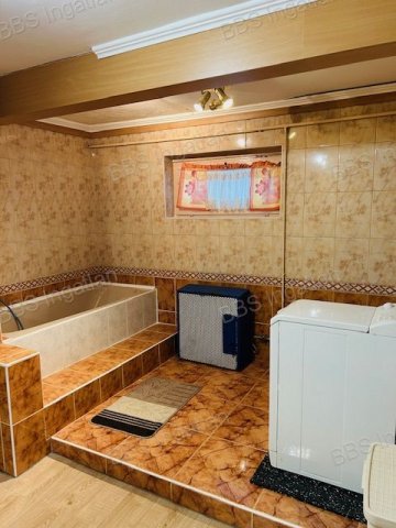 Eladó családi ház, Herenden 144.9 M Ft, 7 szobás