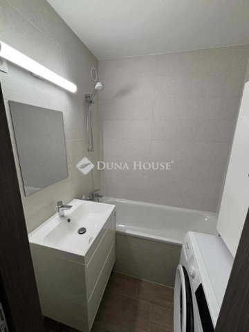 Kiadó panellakás, albérlet, Kecskeméten 165 E Ft / hó, 2 szobás