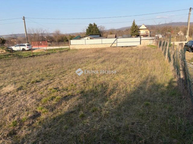 Eladó telek, Tatán 25 M Ft / költözzbe.hu