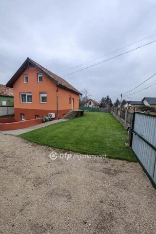 Eladó családi ház, Szigethalmon 130 M Ft, 5 szobás