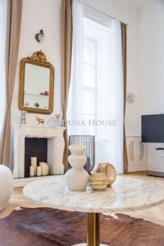 Eladó téglalakás, Budapesten, V. kerületben 169 M Ft, 3 szobás